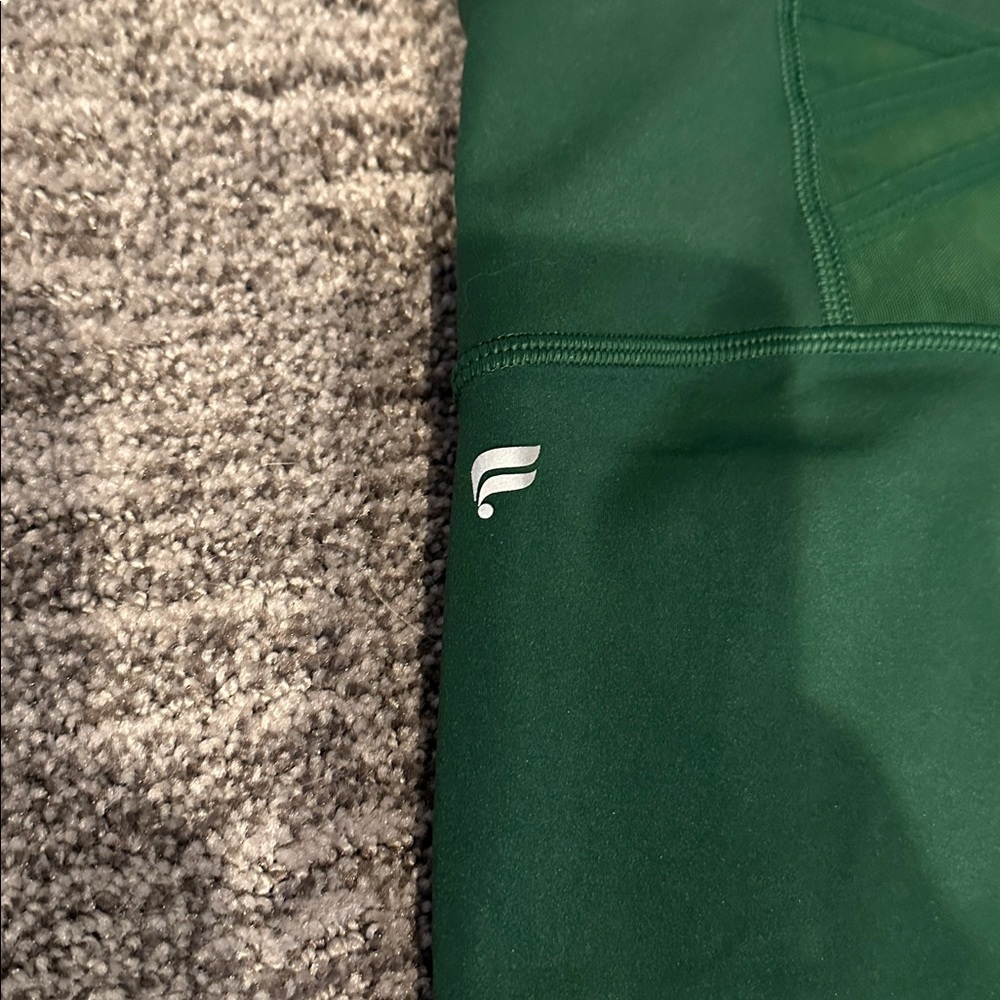 NWOT ☘️☘️Fabletics Motion 365 leggings in Palm Green. - Picture 5 of 6